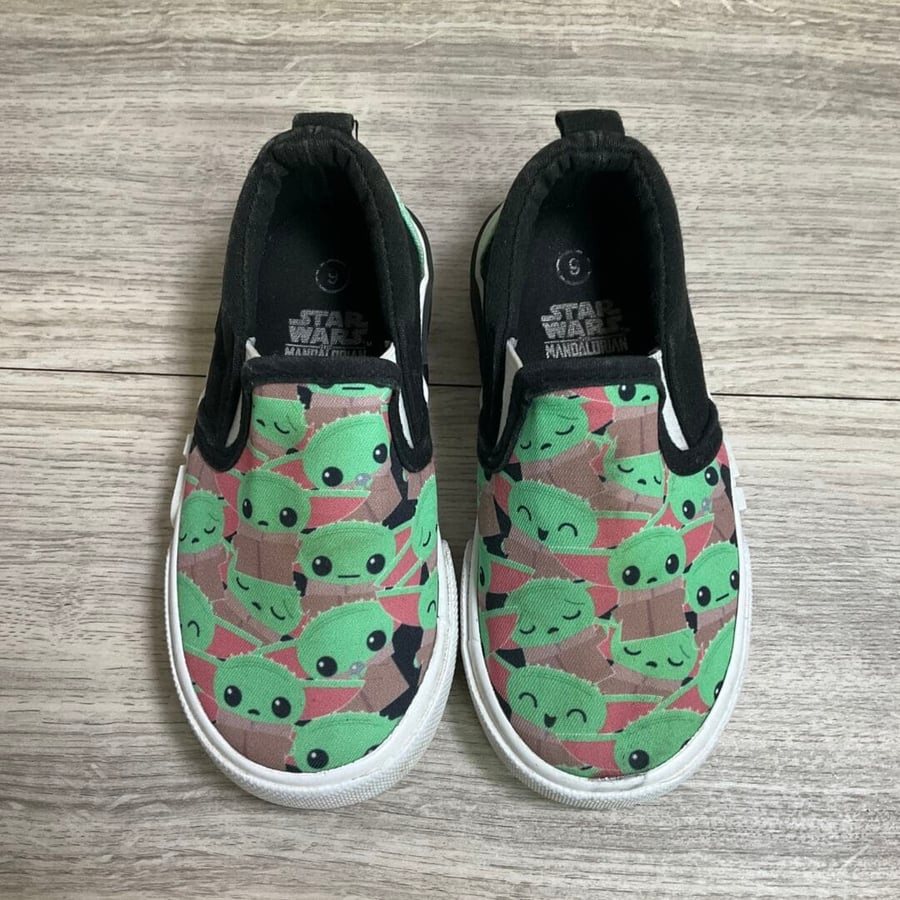 BOYS - Size 9 - Shoes