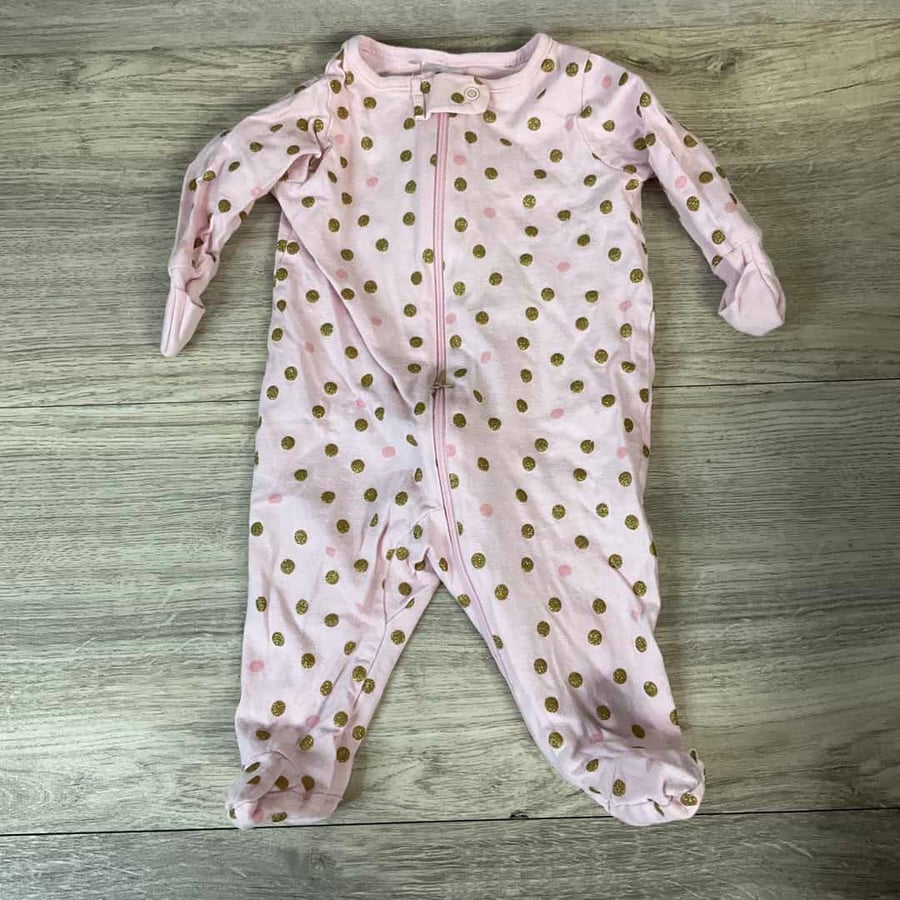 GIRLS - Newborn - Sleeper - Play Clothes Condition (Discolored Button)
