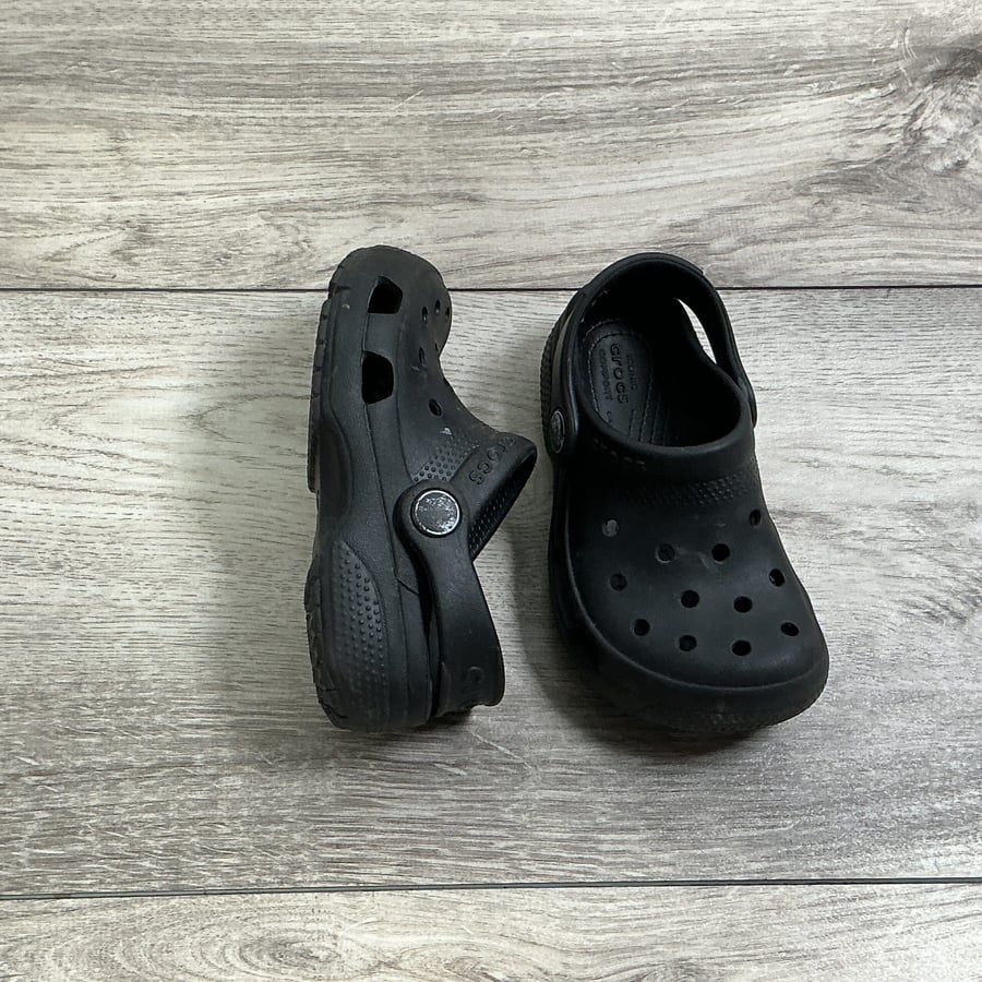 BOYS - Size 9 - Crocs