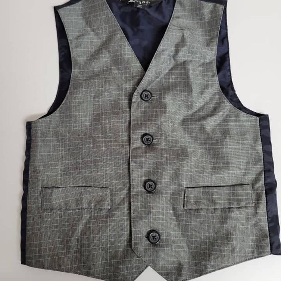 BOYS - #959 - Size 4 - Vest