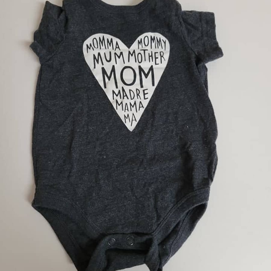 BOYS/GIRLS - #966- 6 Months - Onesie