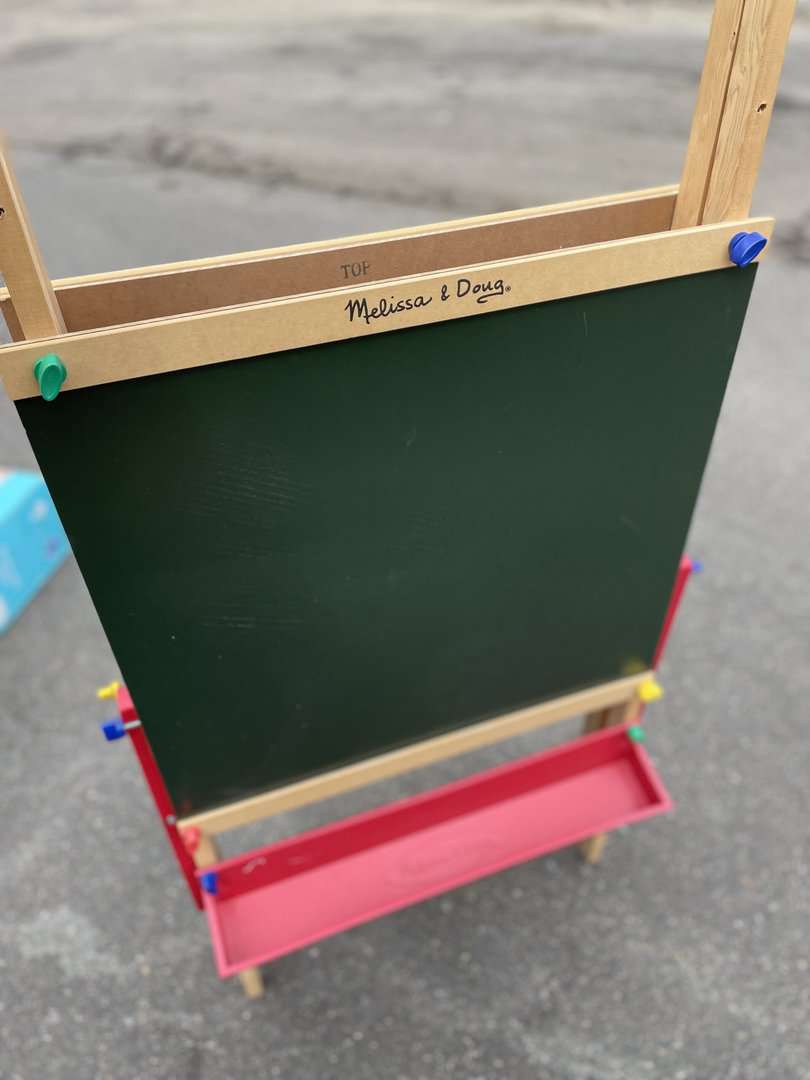 Melissa & Doug Deluxe Standing Art Easel -3 - 7 years
