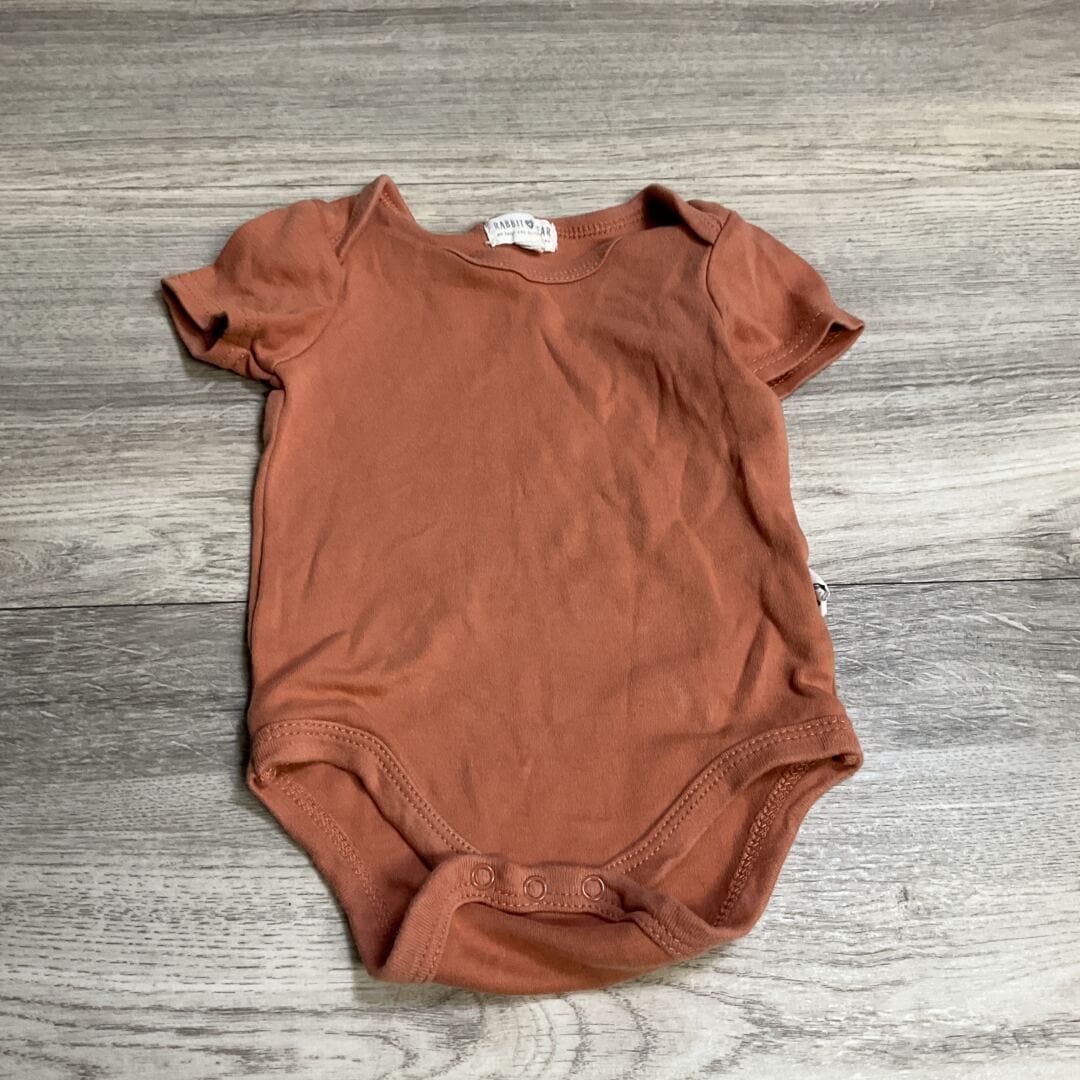 BOYS / GIRLS - 6/9 Months - Onesie