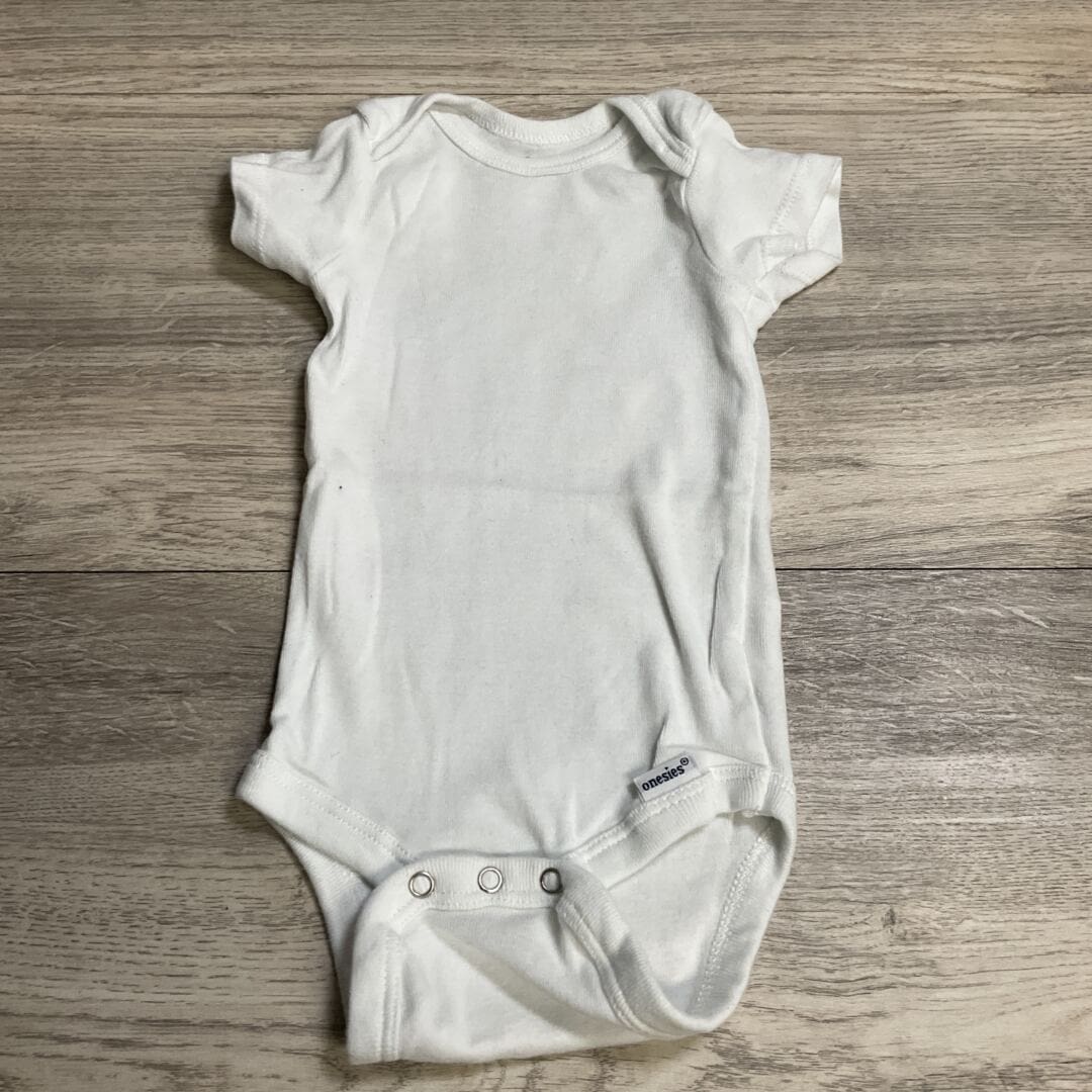 BOYS / GIRLS - 6/9 Months - Onesie