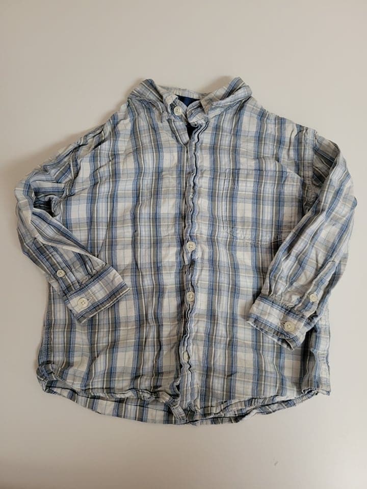 BOYS - #237 - Size 5 - Shirt