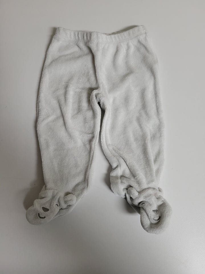 BOYS / GIRLS - #232 - 6 Months - Footed Pants