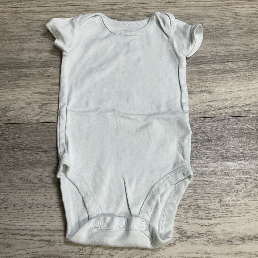 BOYS / GIRLS - 3 Months - Onesie