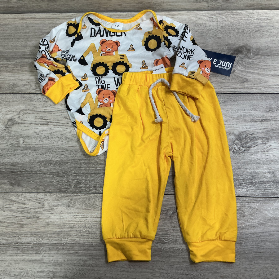 BOYS - 6/9 Month - Outfit