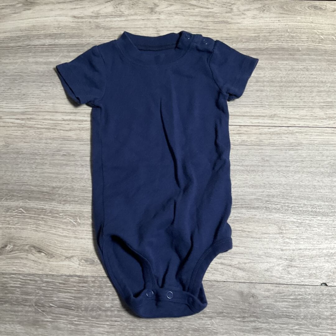 BOYS / GIRLS - 9 Months - Onesie