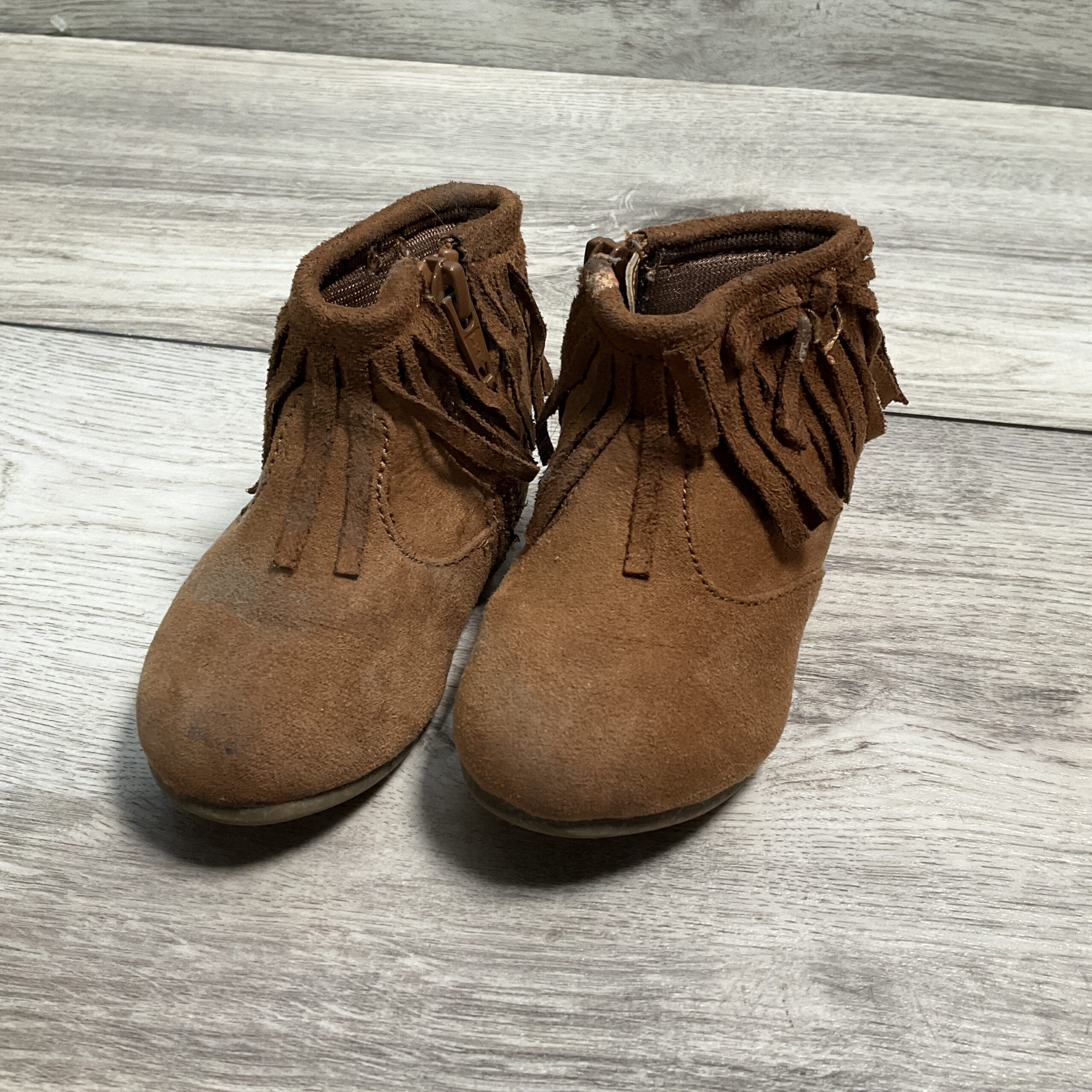 GIRLS - Size 4 - Boots - Play Condition