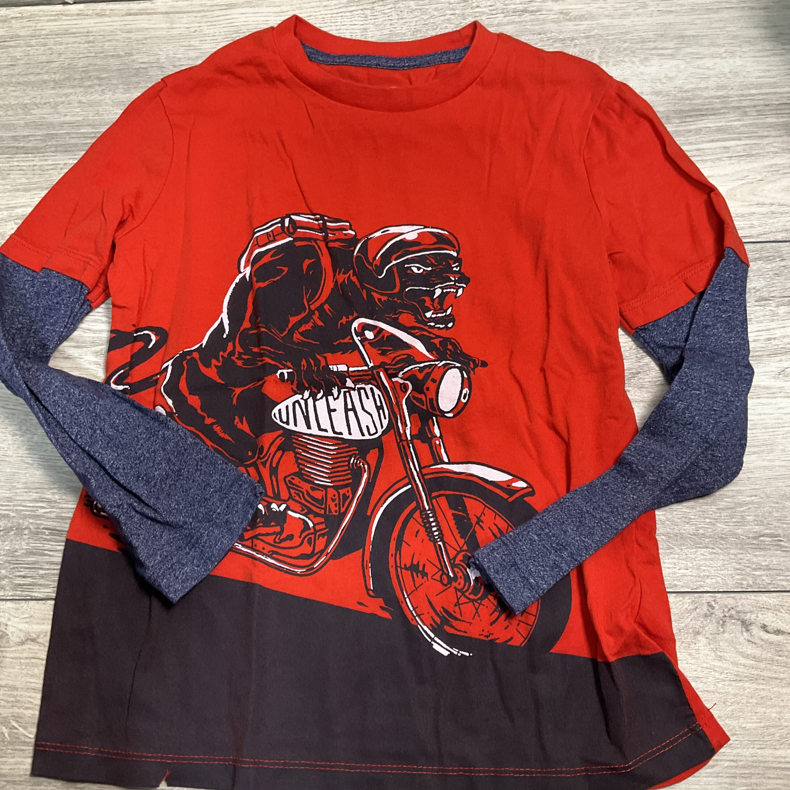 BOYS - Size 8 - Shirt