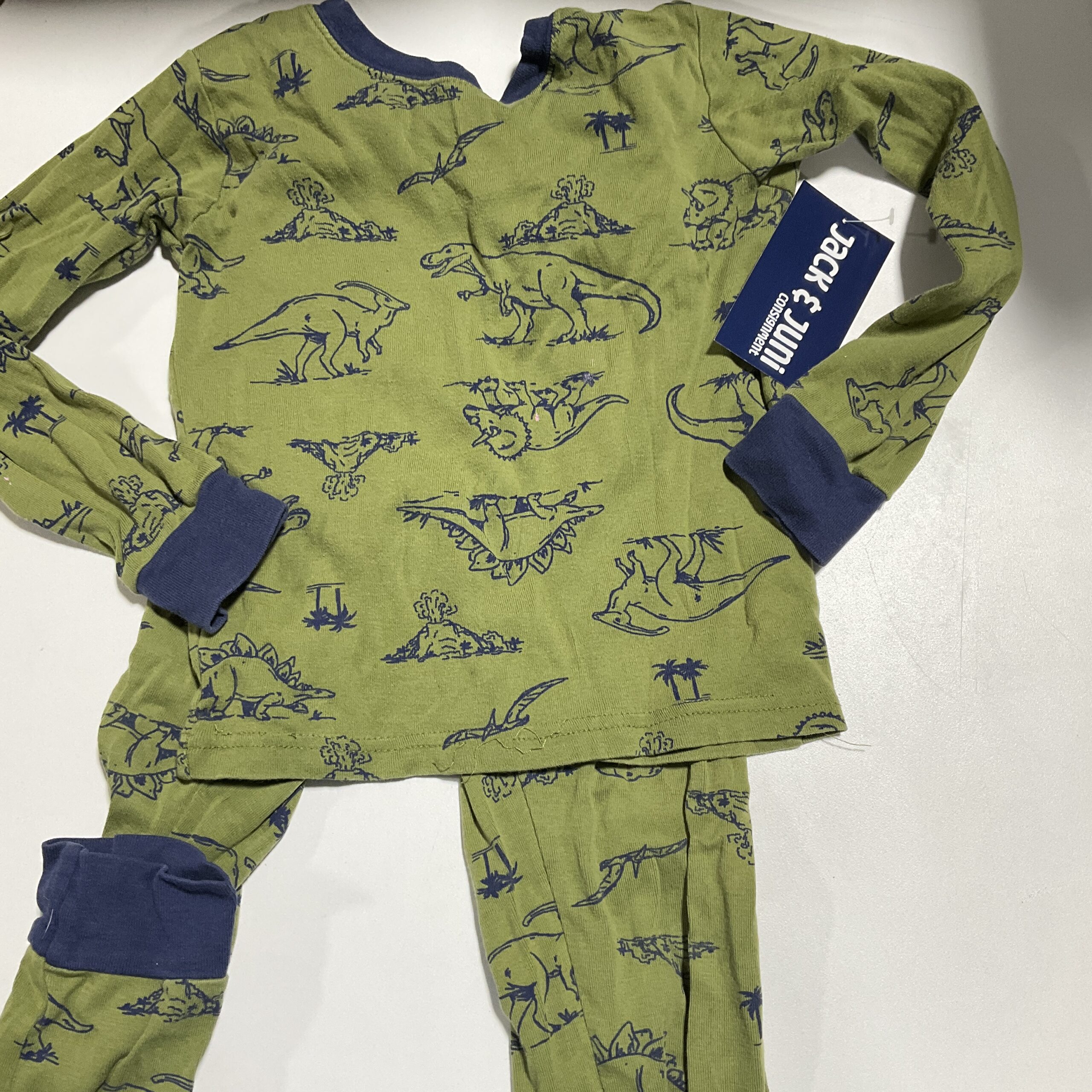 BOYS - Size 6 - PJ's