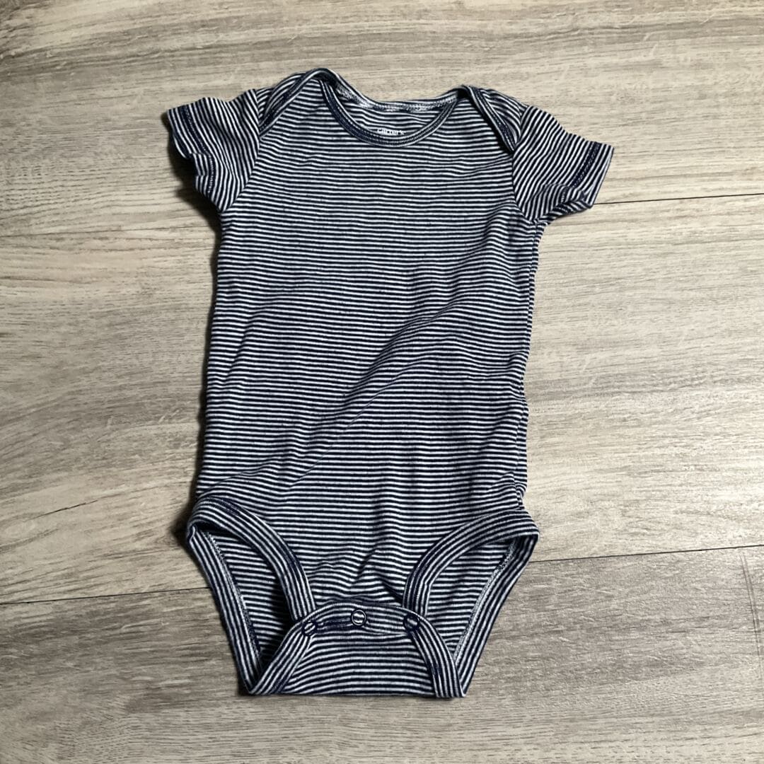 BOYS / GIRLS - 6 Months - Onesie