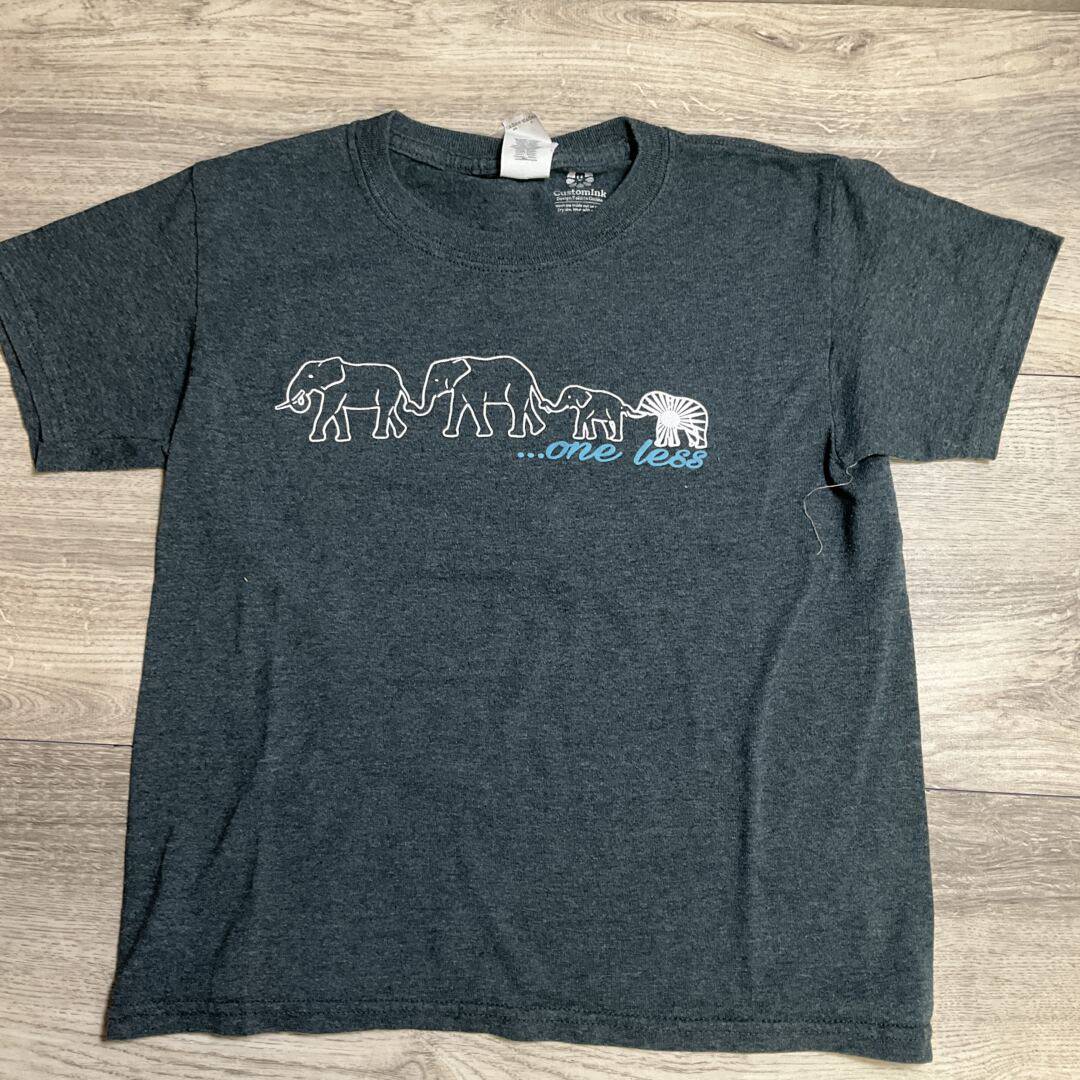 BOYS / GIRLS - Size 4/5 - Shirt