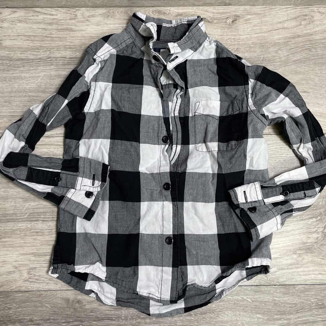BOYS - Size 4 - Button Down