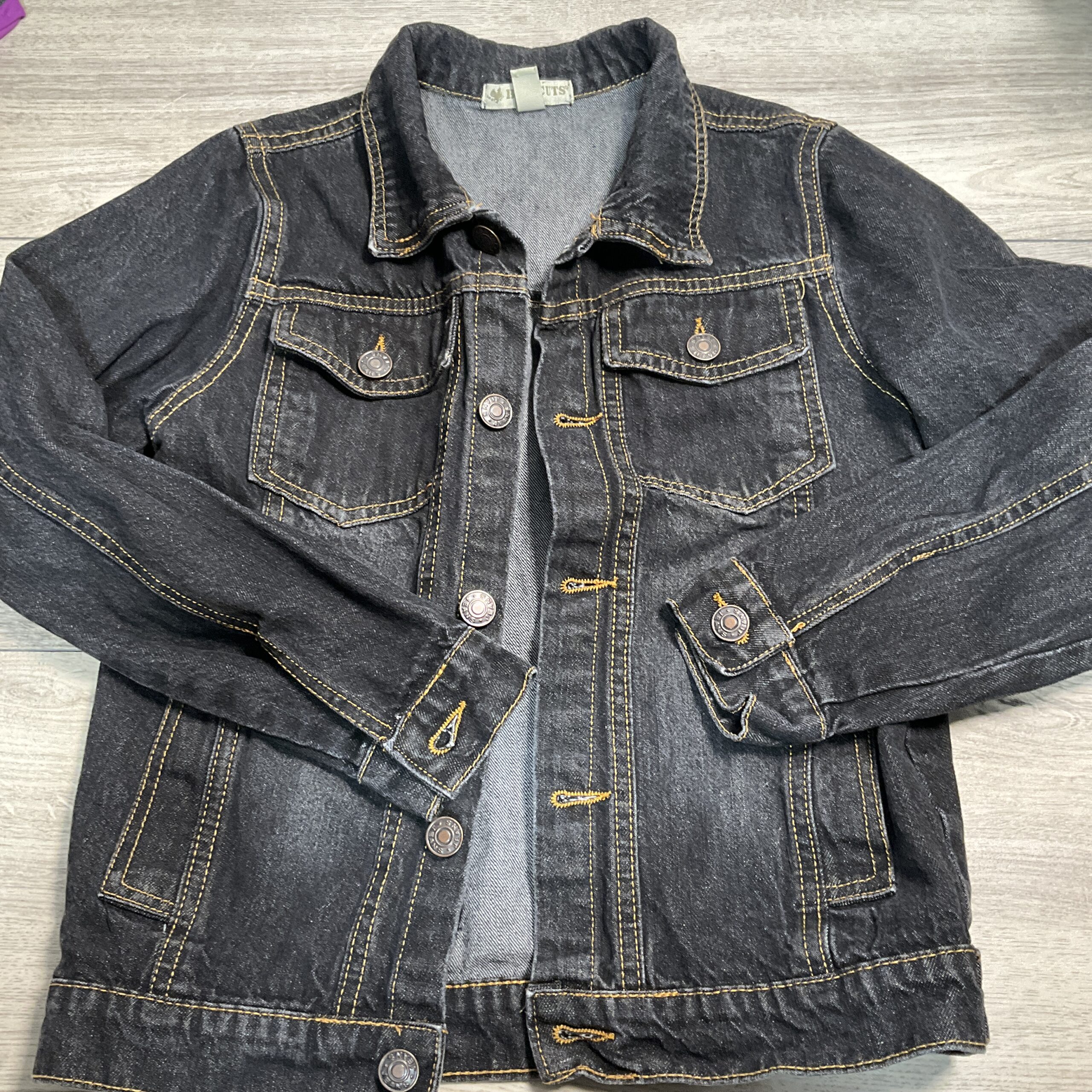 BOYS / GIRLS - Size 8 - Jacket