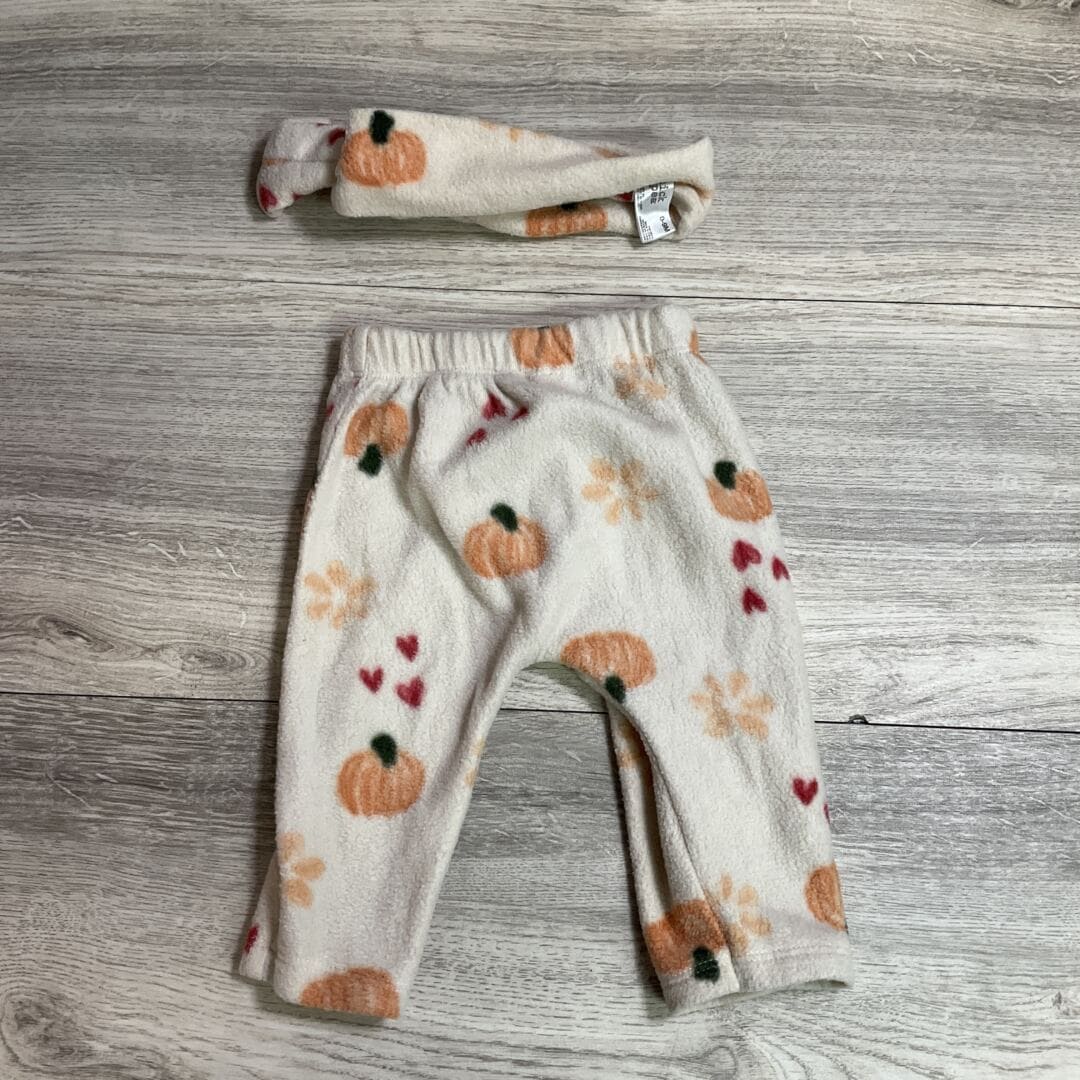 BOYS / GIRLS - 3/6 Months - Fuzzy Pants & Bow