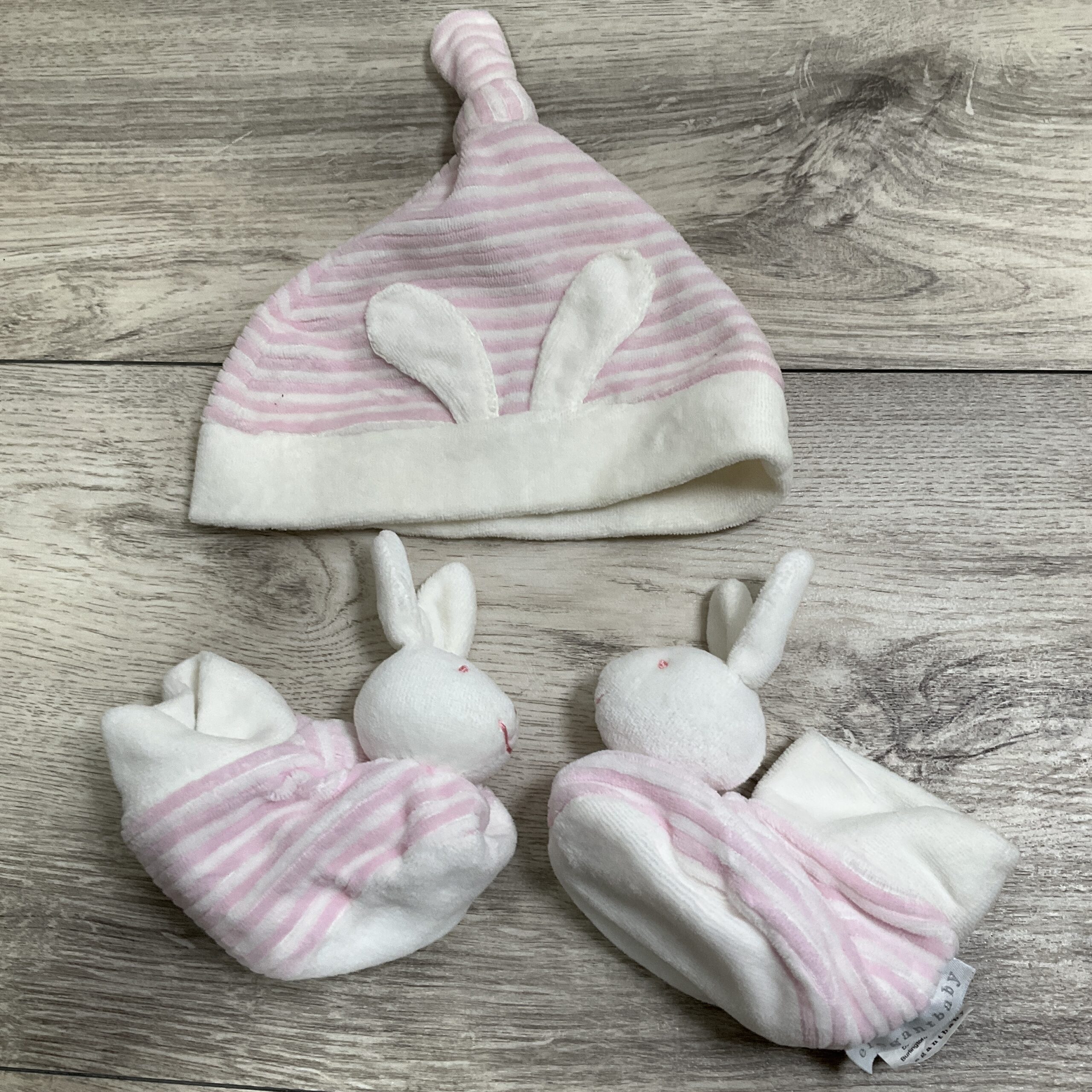 GIRLS - Newborn /6 Month - Hat and Booties