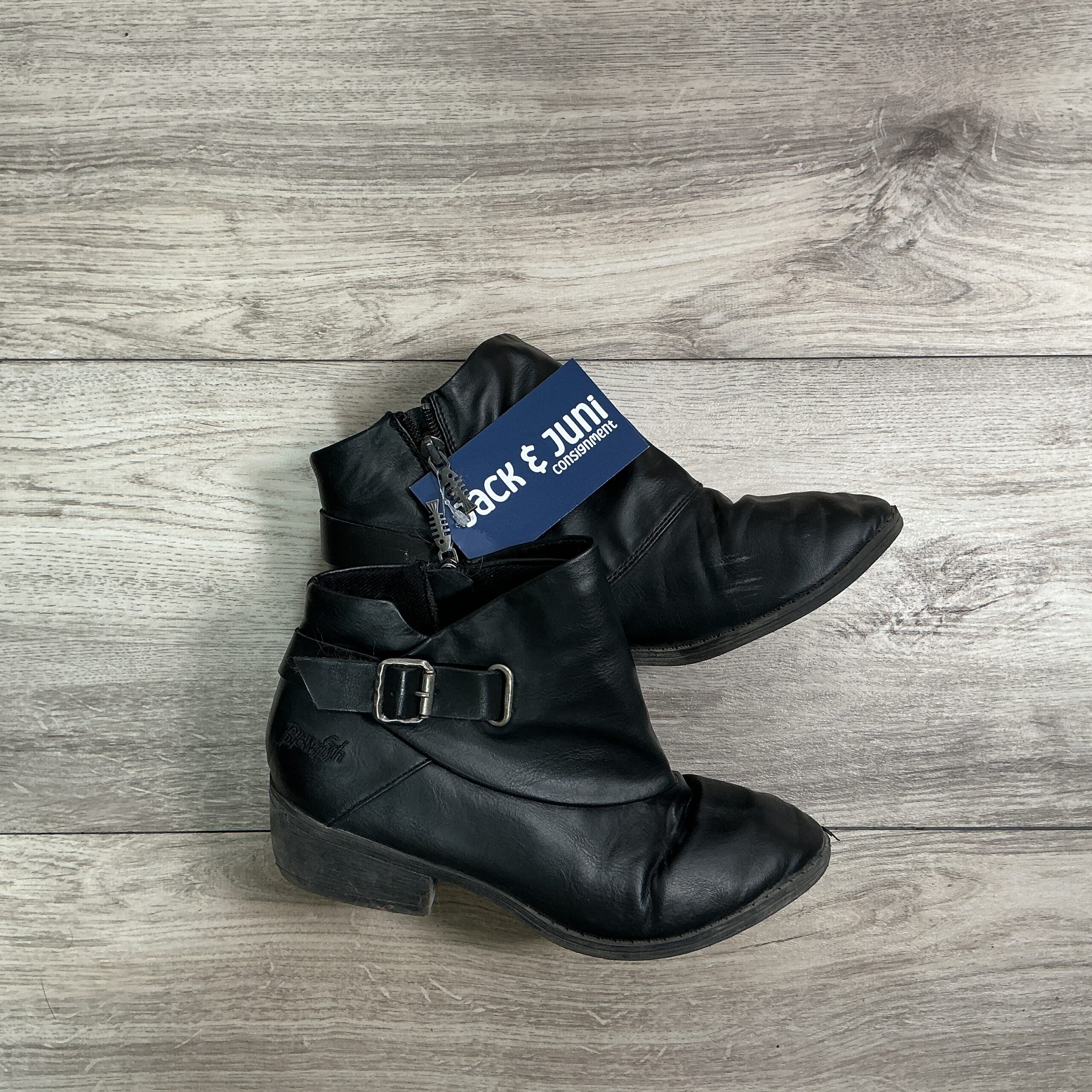 GIRLS - Size 5 - Heel Boots