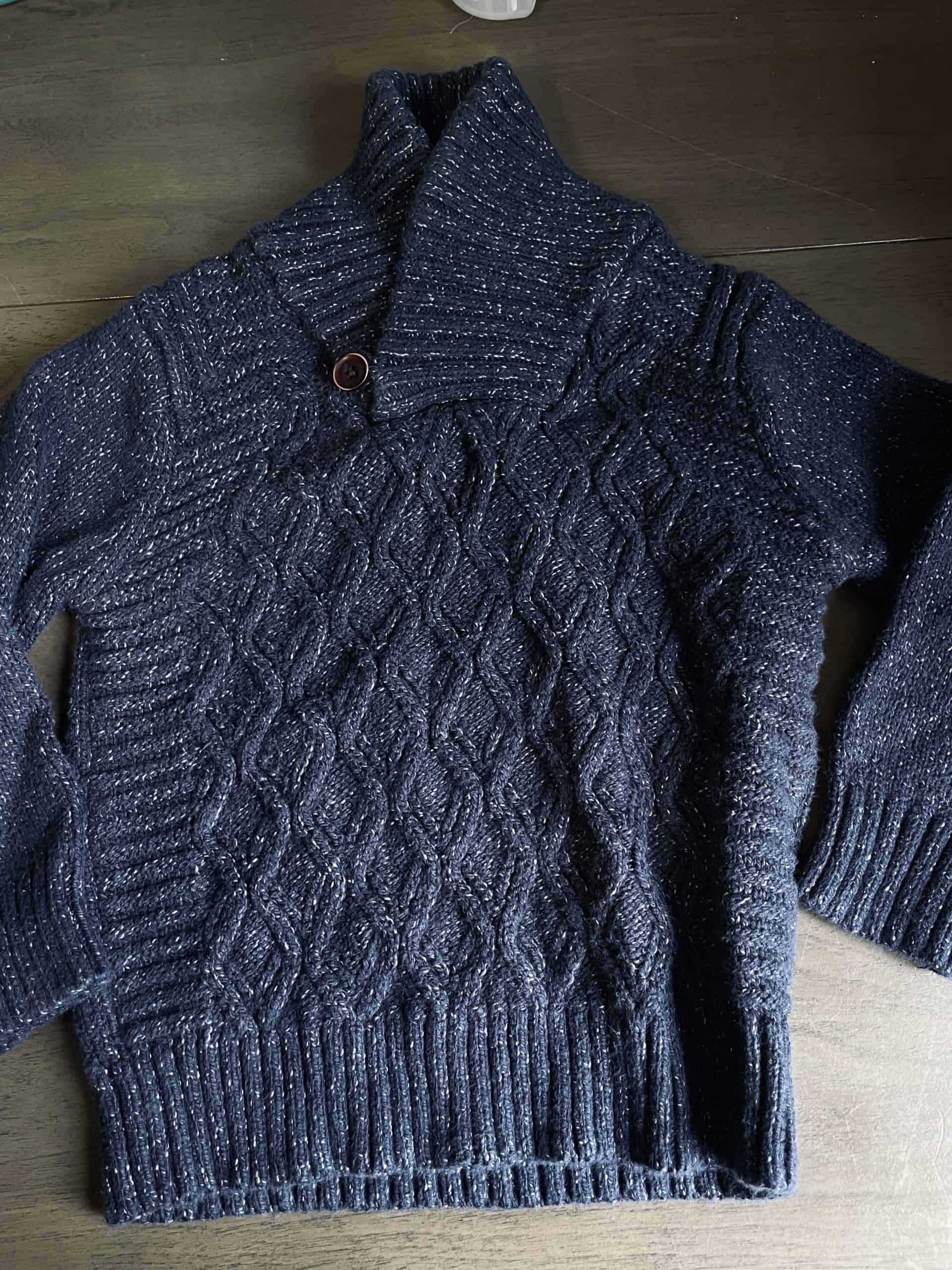 BOYS - #2147 - 2T - Winter Sweater
