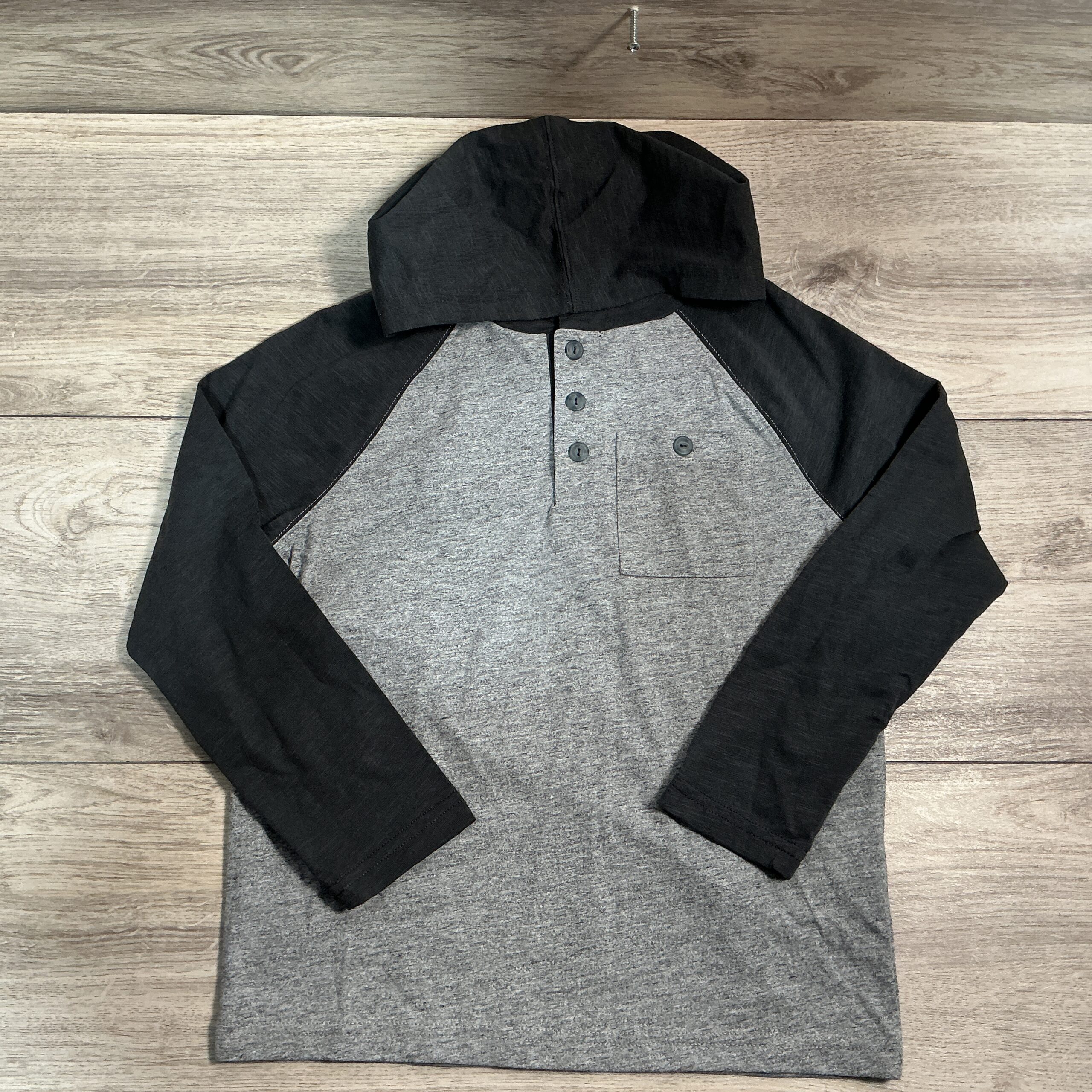 BOYS - Size 8 - Pullover - NEW