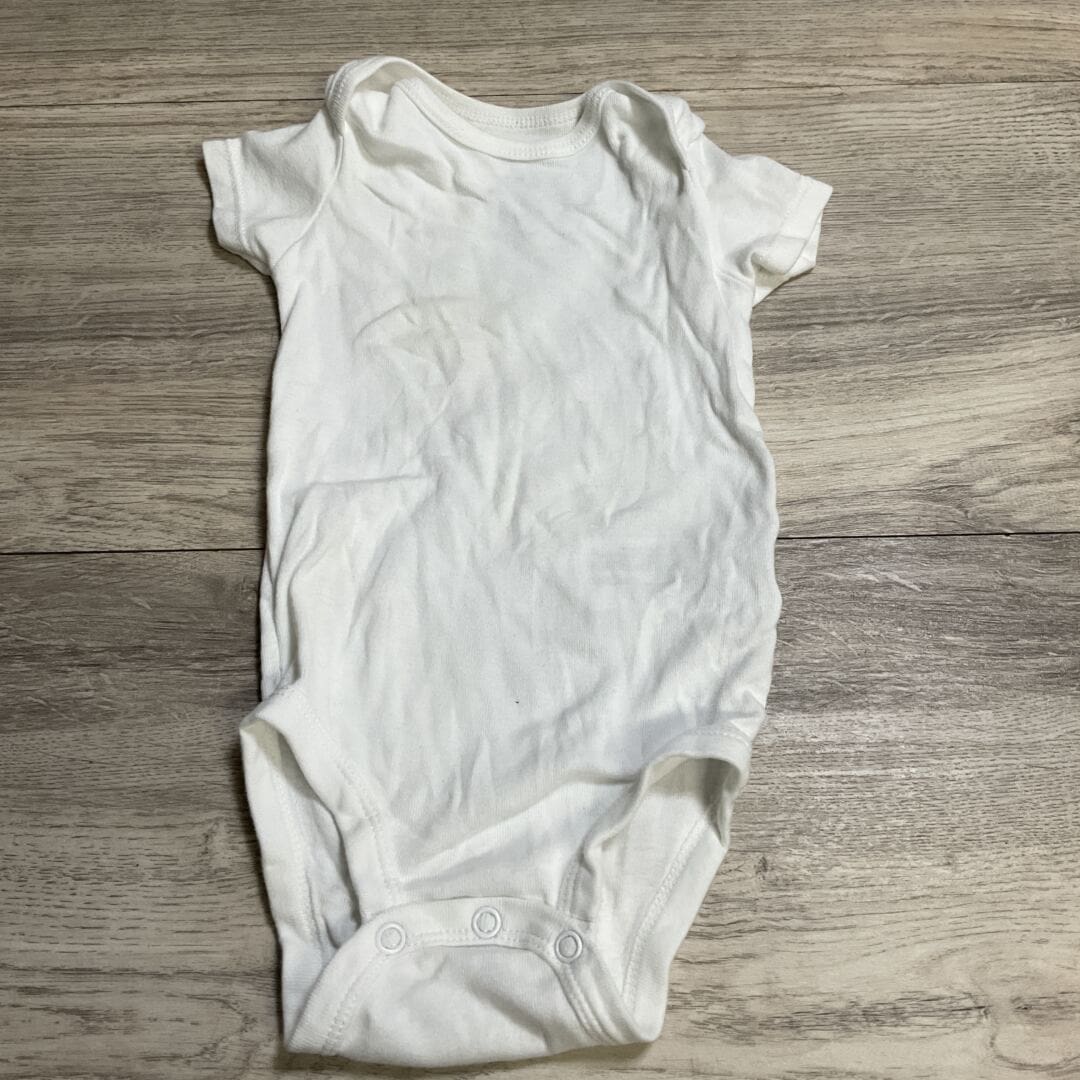 BOYS / GIRLS - 6 Months - Onesie