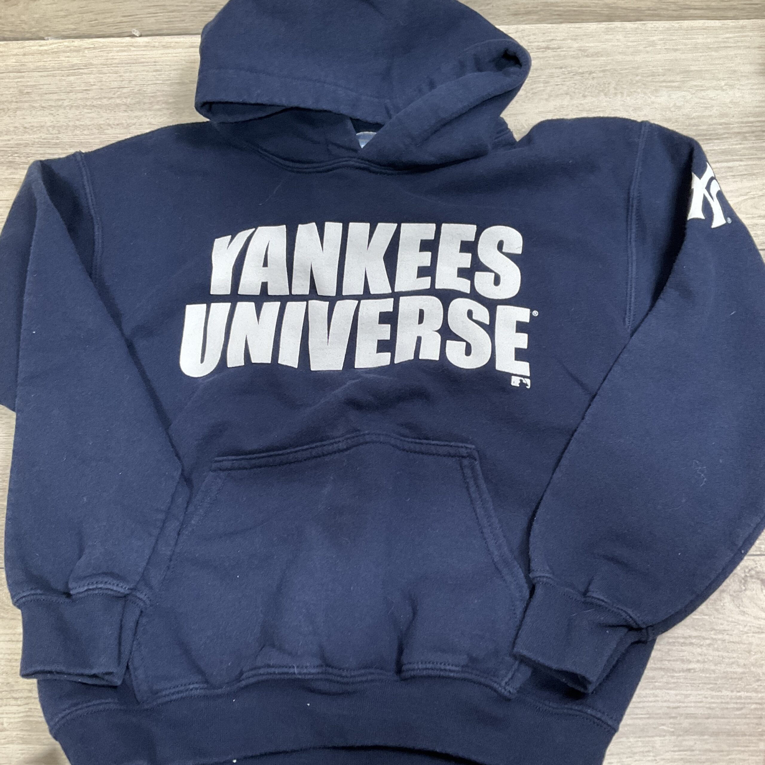BOYS - 8/10 - Hoodie