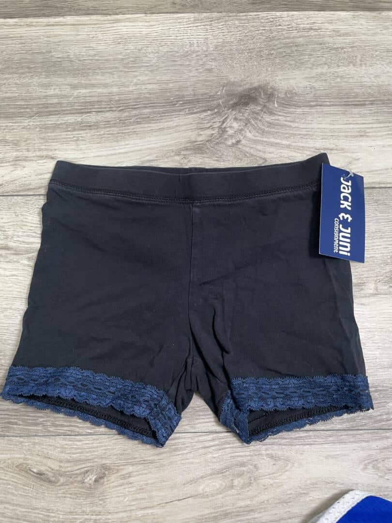 GIRLS - Size 6 - Shorts