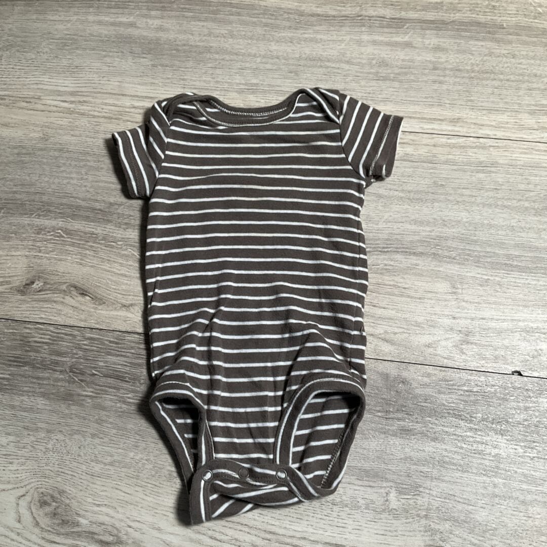 BOYS - 6 Months - Onesie