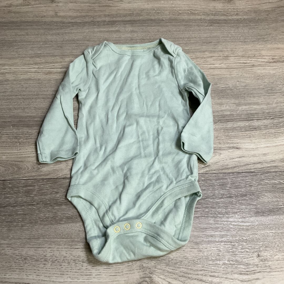 BOYS / GIRLS - 6/9 Months - Onesie