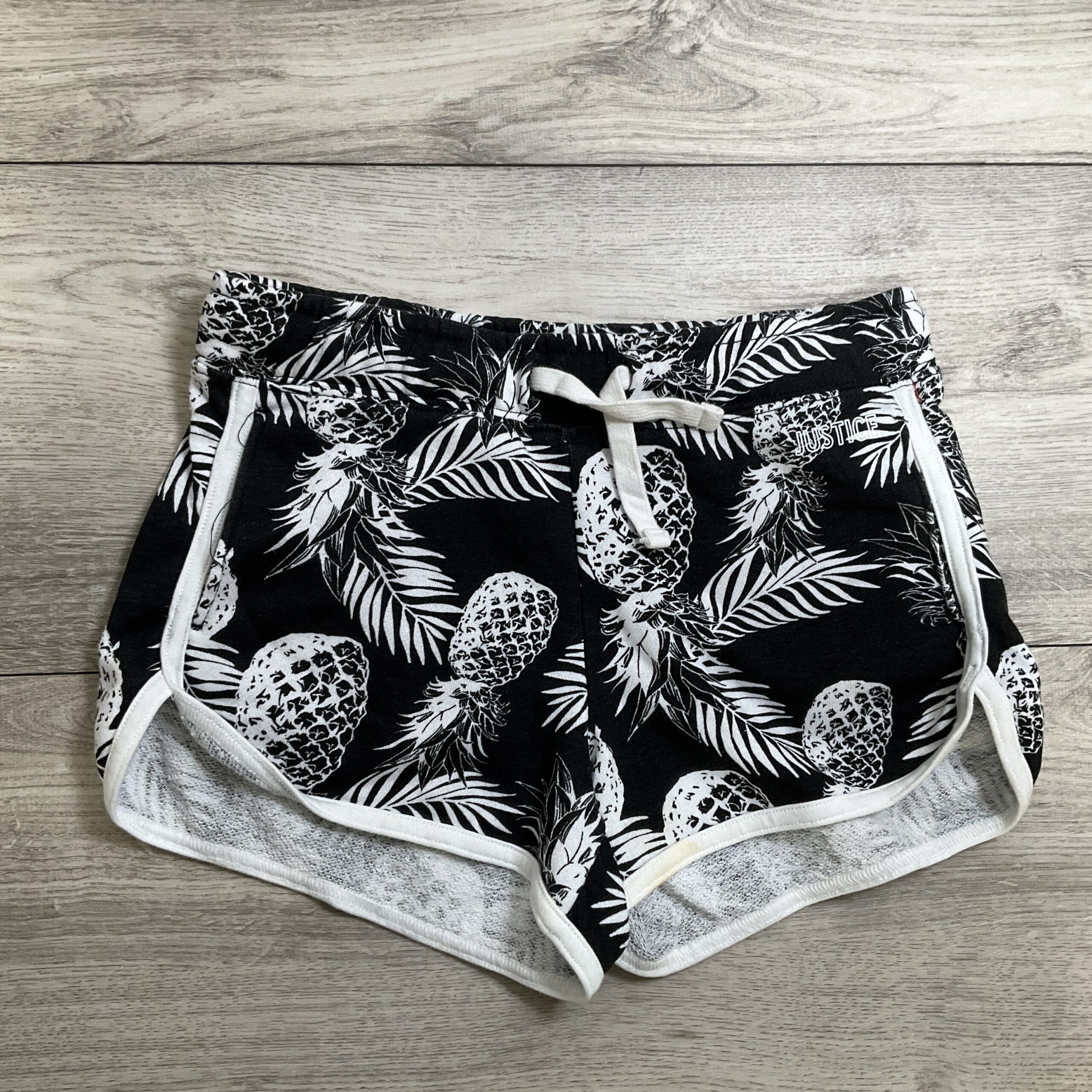 GIRLS - Size 10 - Shorts