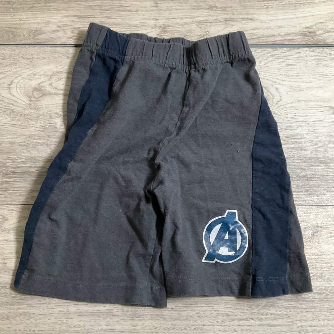 BOYS - Size 5 - Shorts
