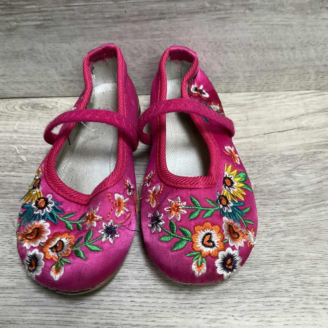 GIRLS - Size 6 - Flats