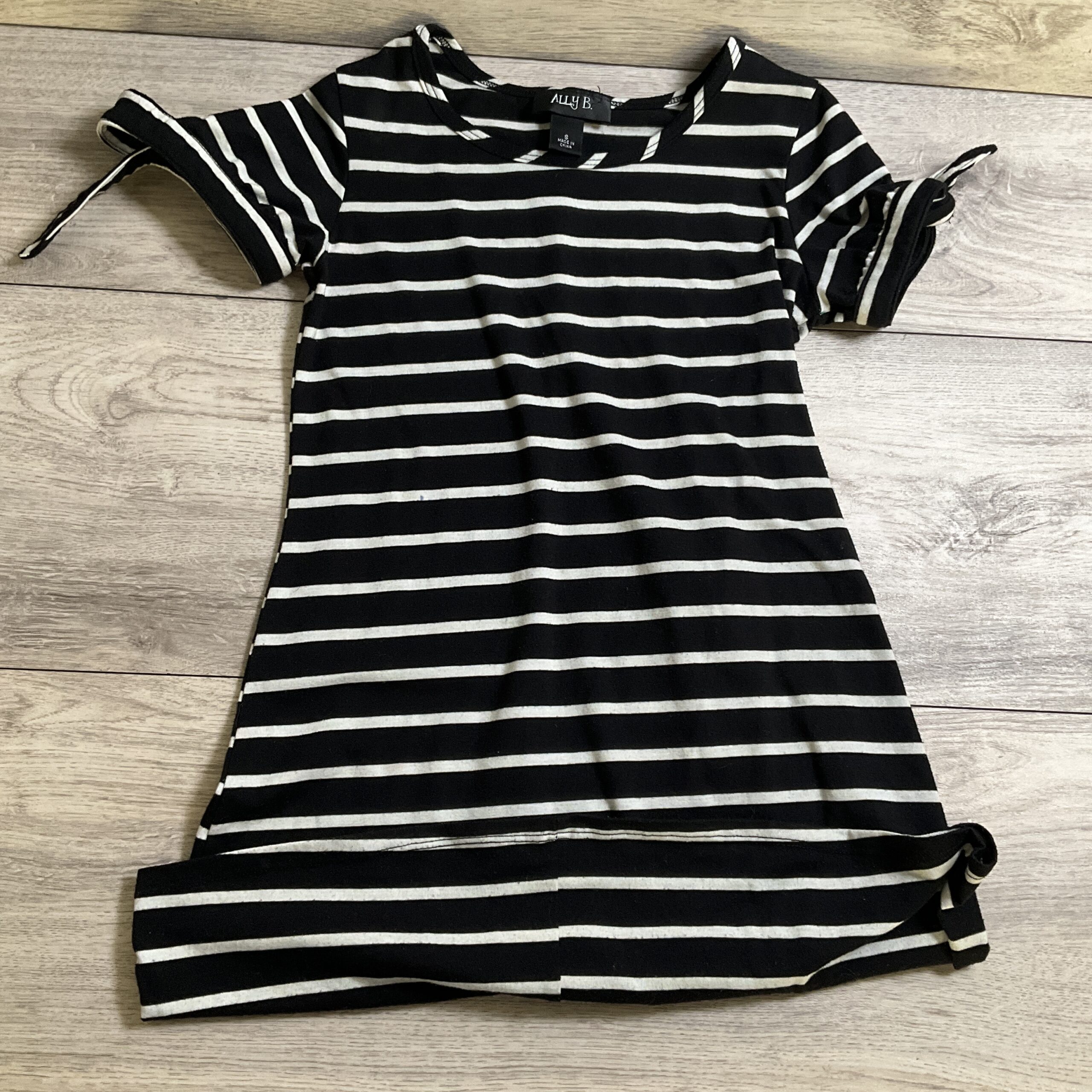 GIRLS - Size 6/8 - Dress
