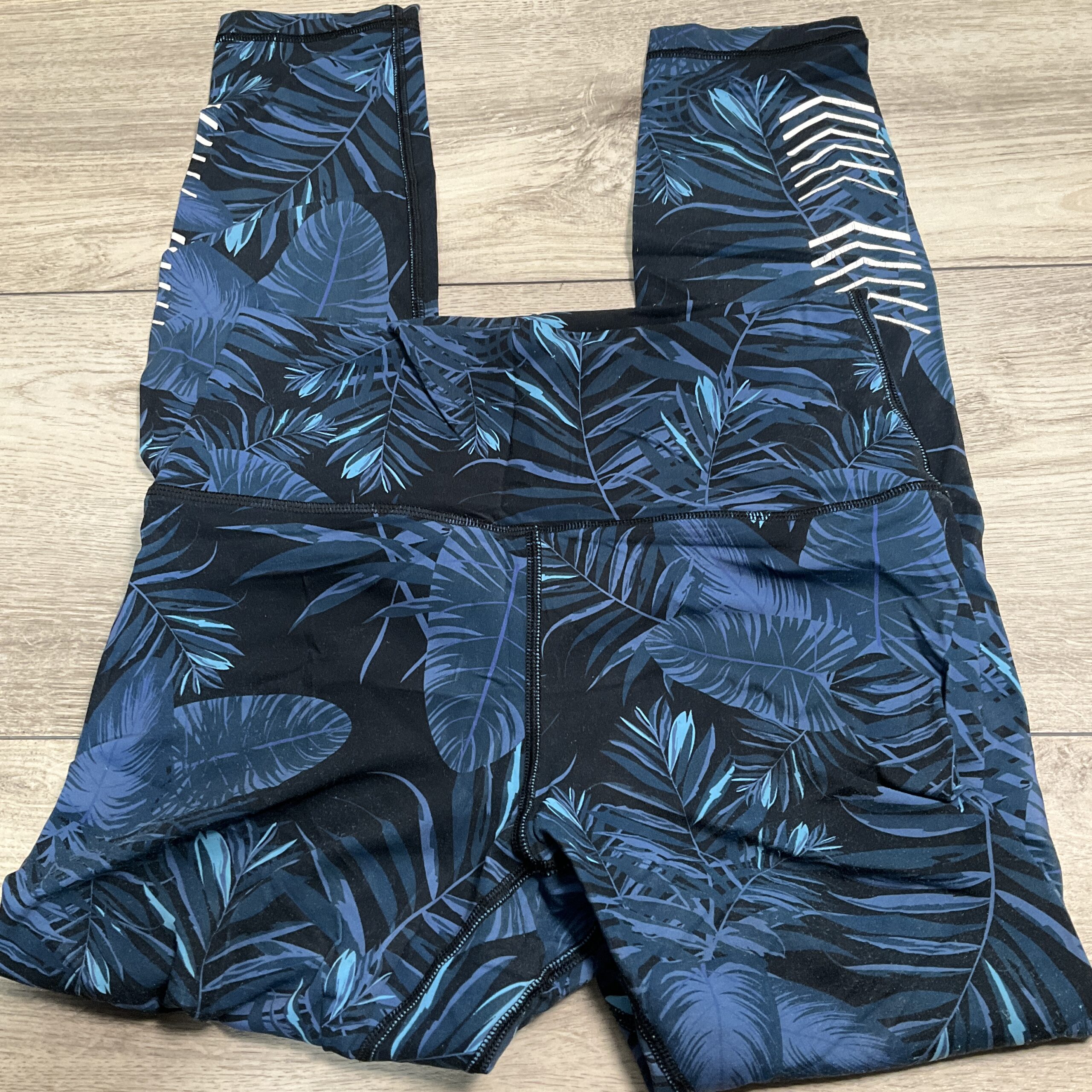 TEEN / WOMEN'S - Size Small - Pants