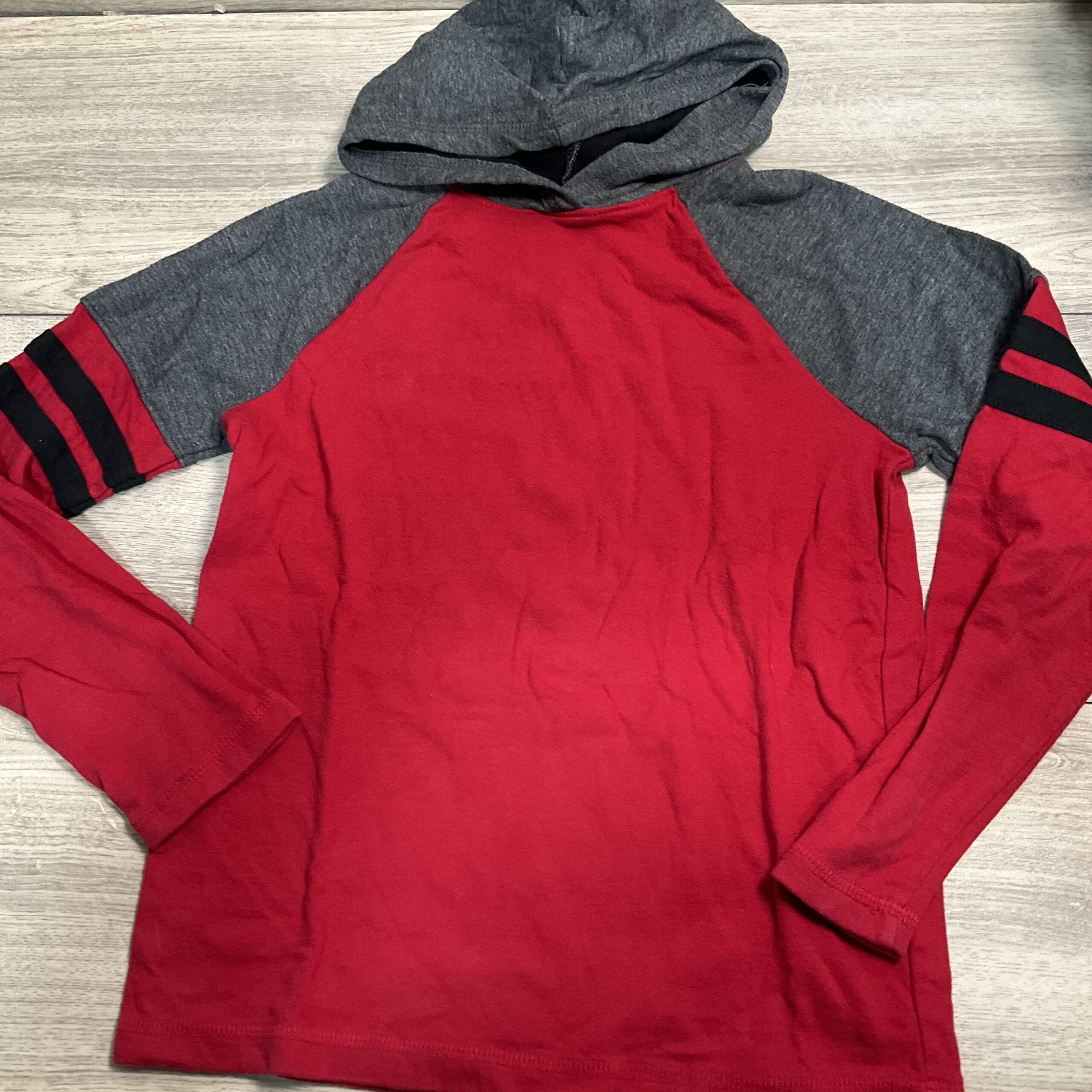 BOYS - Size 8 - Pullover