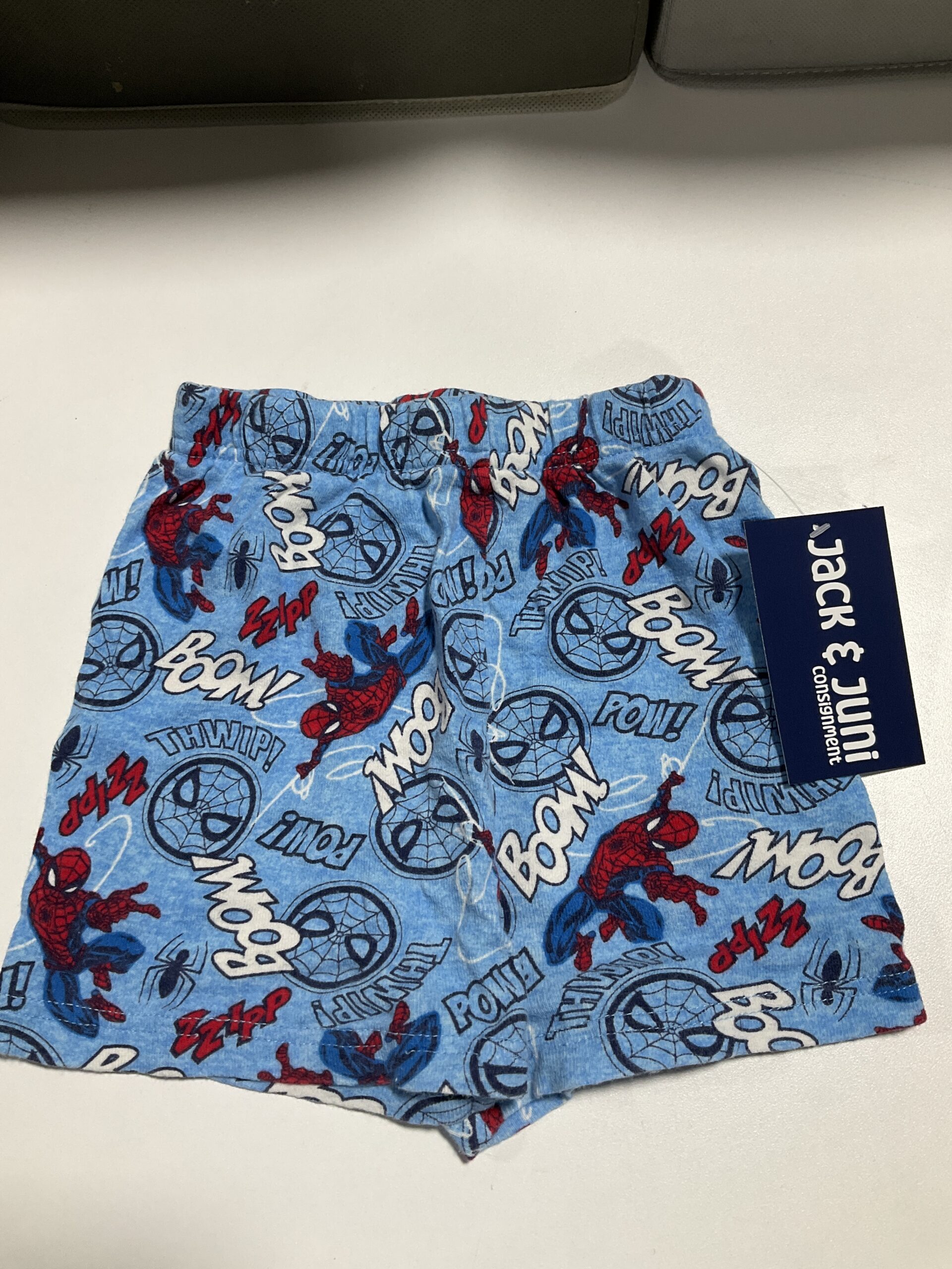 BOYS - Size 6 - Shorts