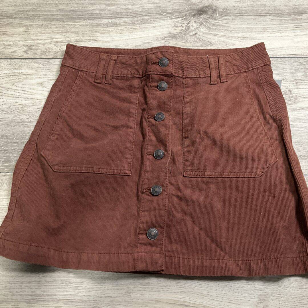 TEENS - Size 4 - Skirt
