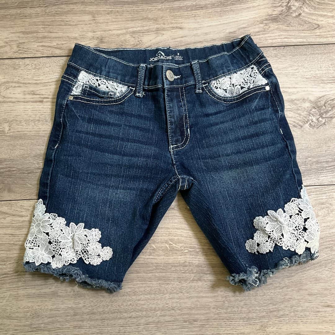 GIRLS - Size 8 - Shorts